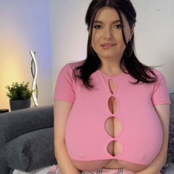 Busty_Ema