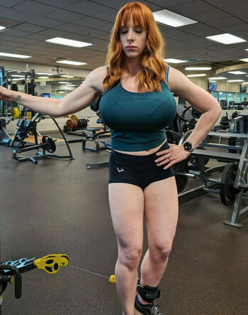 Busty_ginger