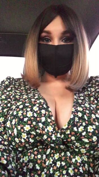 bustyfox1