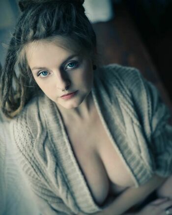 Call_me_Moni