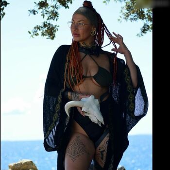 Call_Me_Pocahontas