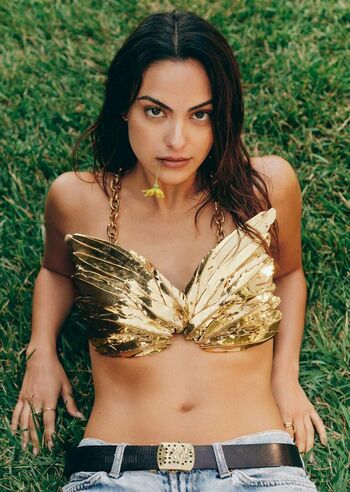 Camila Mendes
