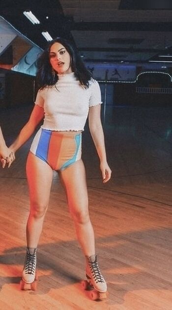 Camila Mendes