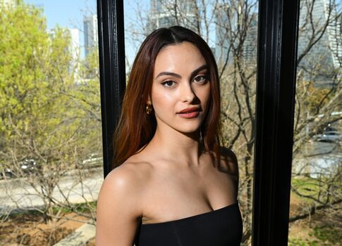 Camila Mendes