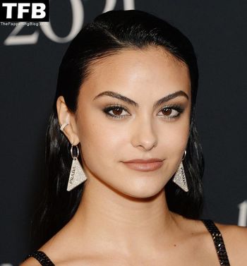 Camila Mendes