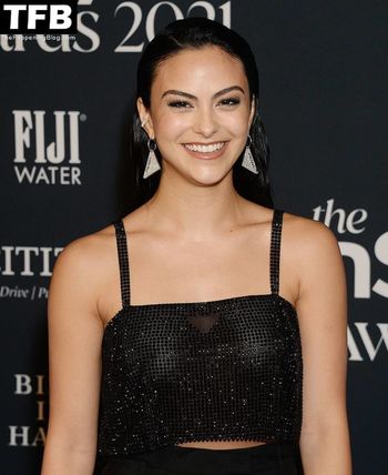 Camila Mendes