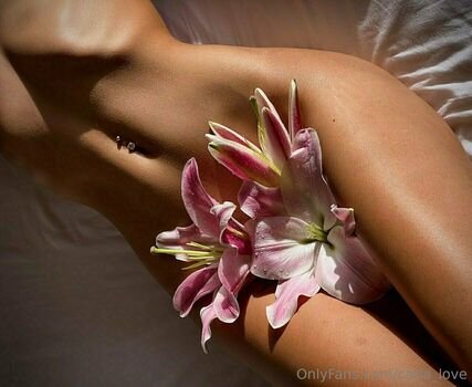carla_love