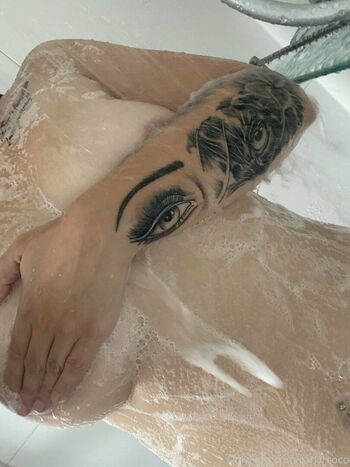 carly_coco
