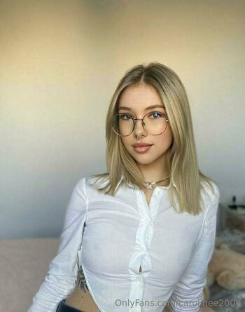 carolinee2000