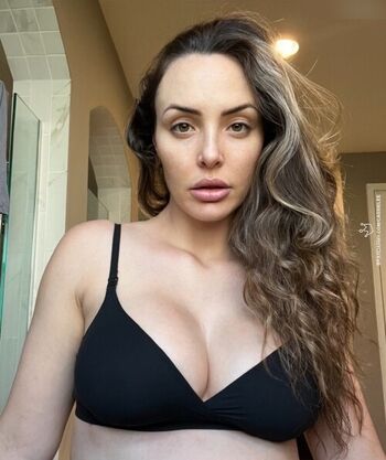 Cassie Lee