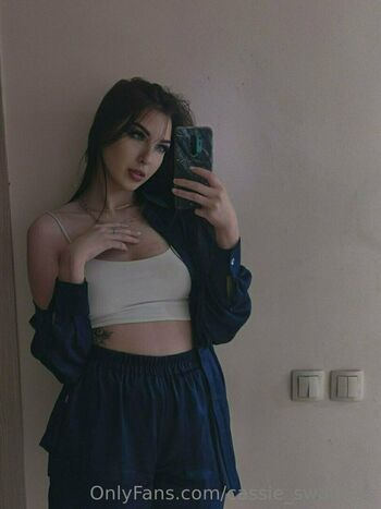 cassie_swallows