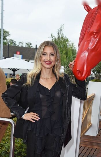 Cathy Hummels