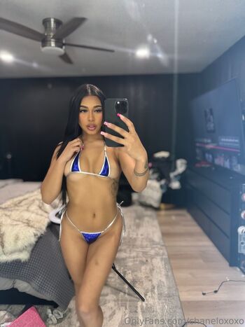 chaneloxoxo