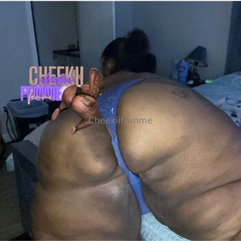 cheekiifemme02