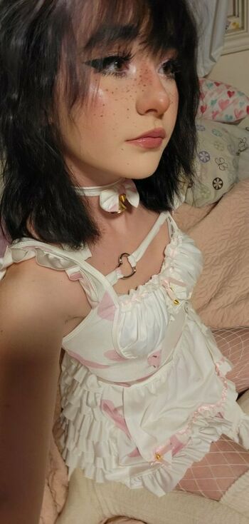 Cherriesandpeachesx