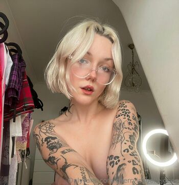cherryisabellejones