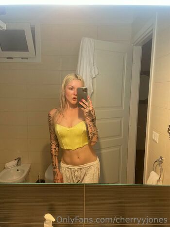 cherryisabellejones