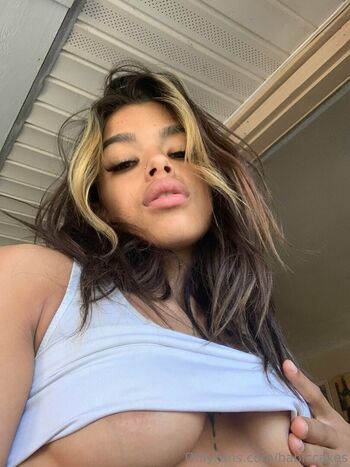 chloe_aoky