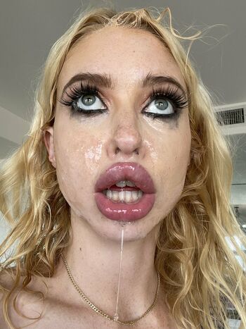Chloe Cherry