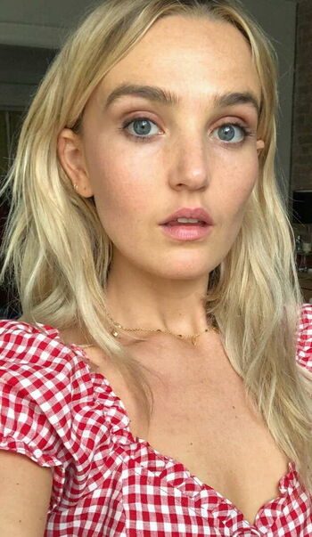 Chloe Fineman