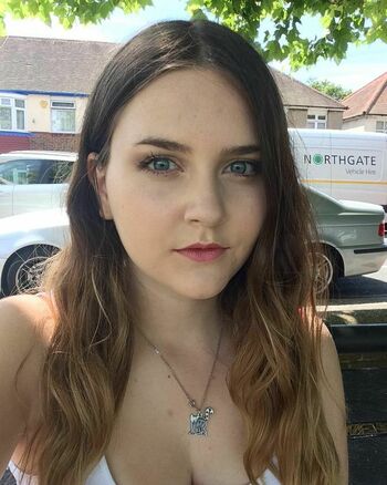 Chloe Louise Holt