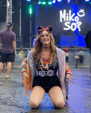 Chloe Moniz