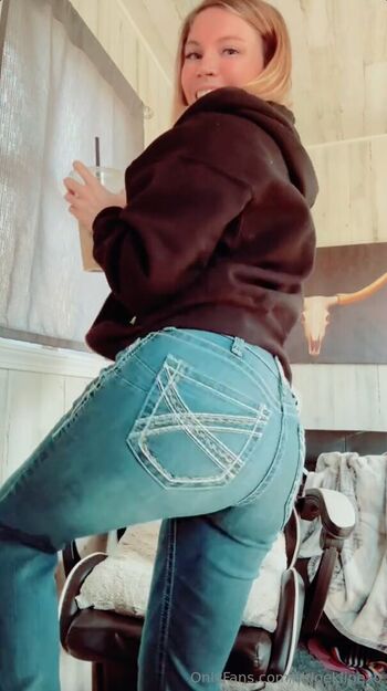 chloeklinexo