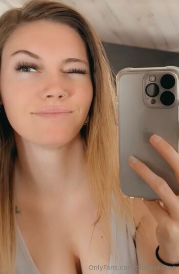 chloeklinexo