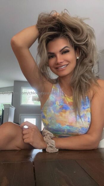 chloesexyasian