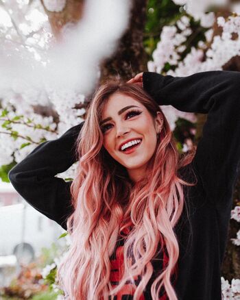Chrissy Costansa