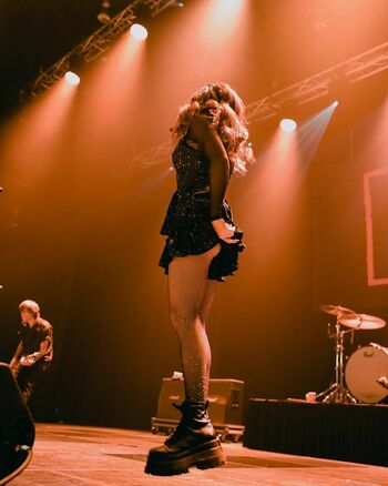 Chrissy Costanza
