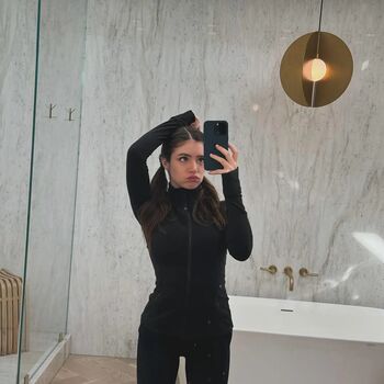 Chrissy Costanza