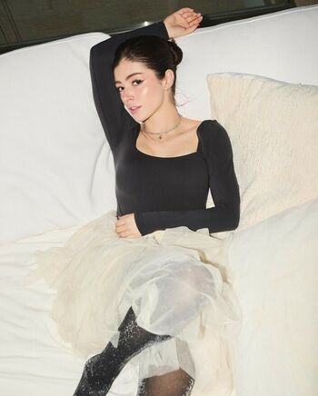 Chrissy Costanza