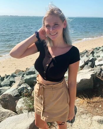 chrissycanthearyou