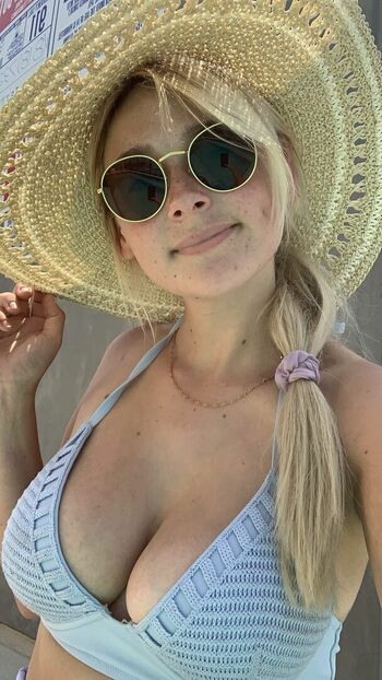 chrissycanthearyou