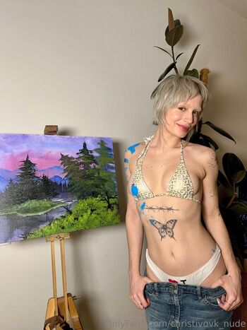 christivovk_nude