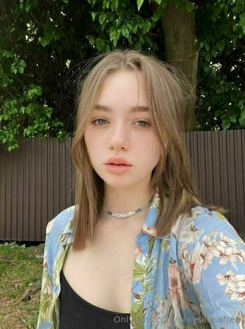 chrysilunafree