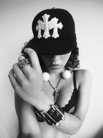 clara.west