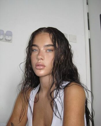 Claudia Valentina