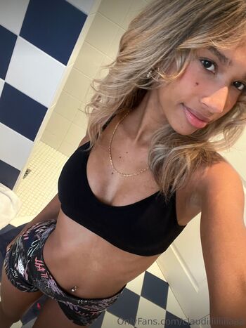 claudiiiiiiiiiaaa