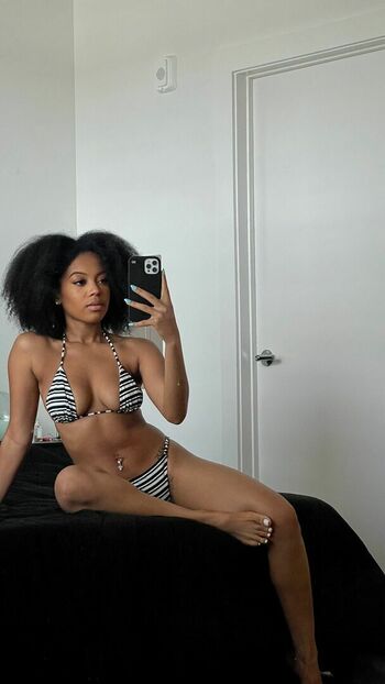 Cleopatra Lee