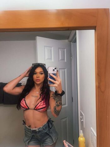 Cora Jade