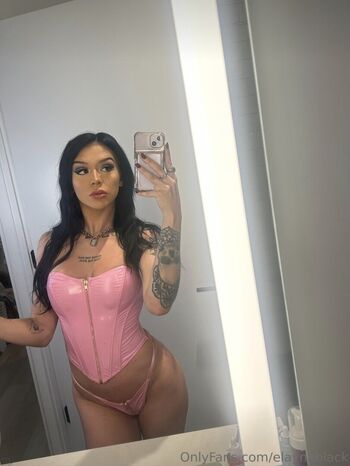 Cora Jade