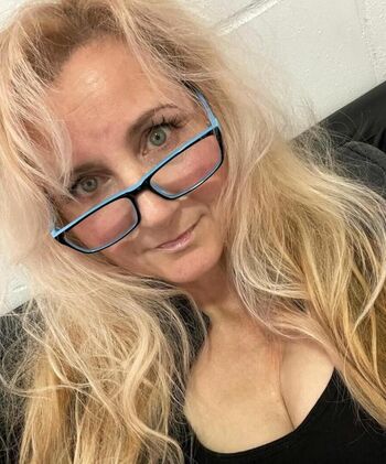 Corrinne Wicks