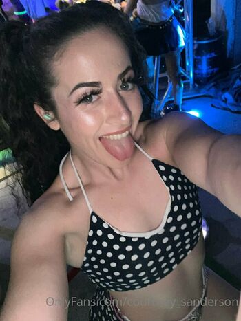 courtney_sanderson