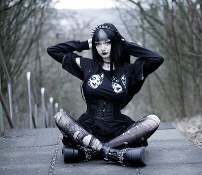 CreepyCassy