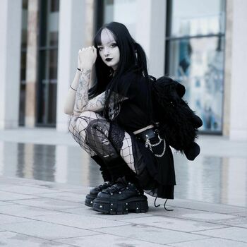 CreepyCassy
