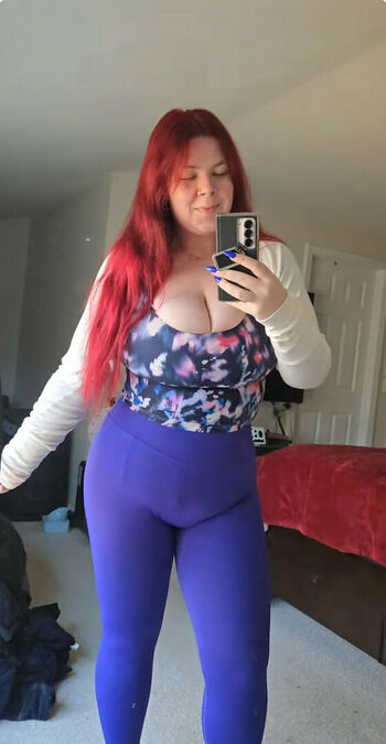 crimsoncurves9