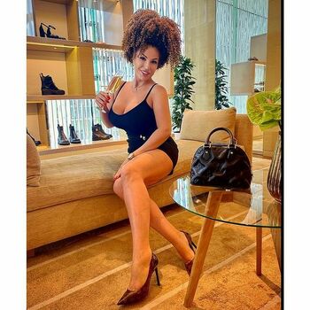 Curly_quennn