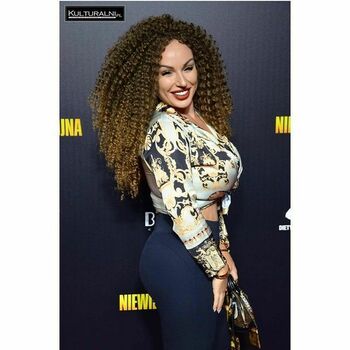 Curly_quennn
